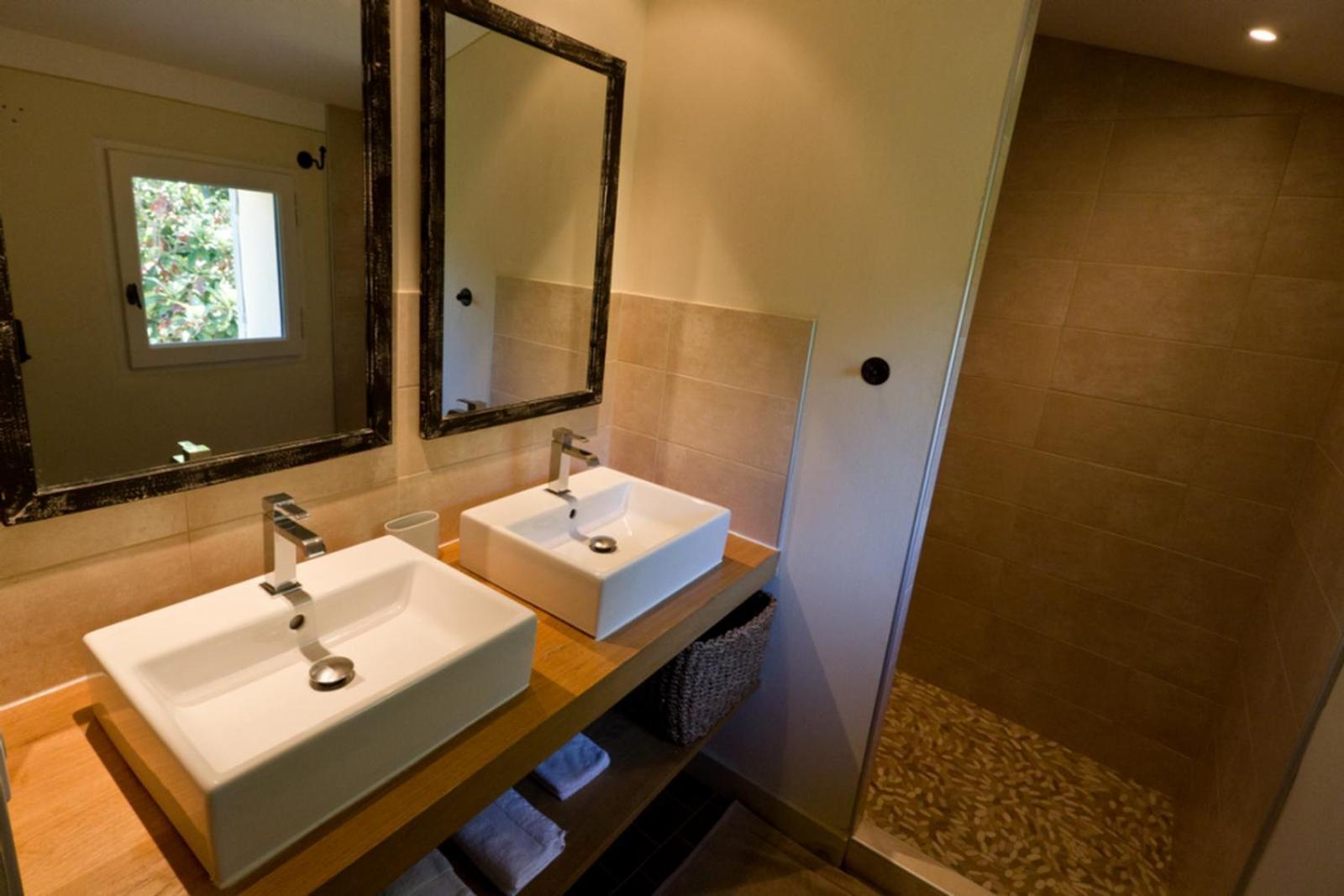 Chateau La Croix Des Pins Mazan Room photo
